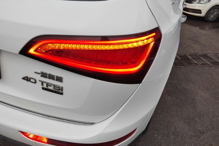 奥迪Q5 2017款 40 TFSI 进取型车身外观9