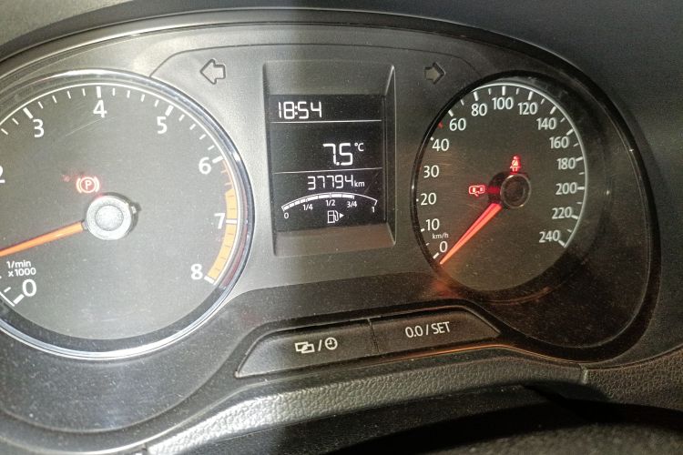 大众 Polo 2016款 1.4L 手动风尚型中控内饰15