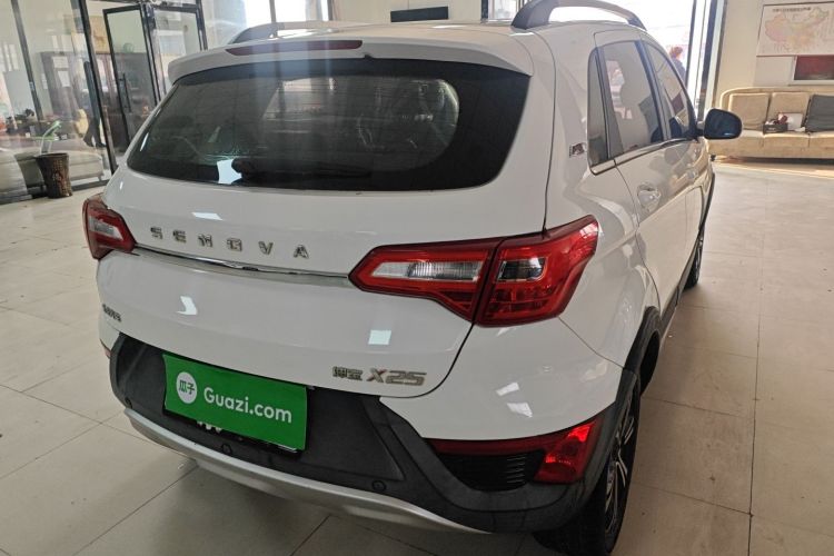 北京汽车 绅宝X25 2015款 1.5L 手动精英型车身外观7