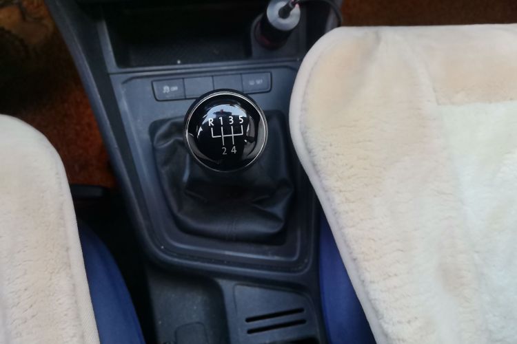 大众 朗逸 2015款 1.6L 手动风尚版中控内饰18