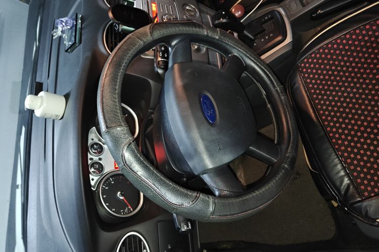 福特 福克斯 2013款 两厢经典 1.8L 自动基本型局部细节13