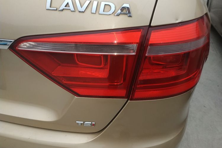 大众 朗逸 2013款 1.4TSI 手动舒适版车身外观9