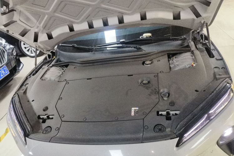 蔚来ET5T 2023款 75kWh Touring机舱底盘24