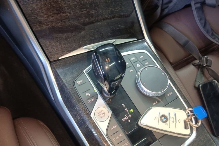 宝马3系 2020款 改款 325Li M运动套装中控内饰18