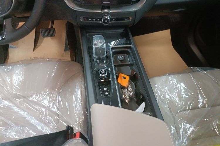 沃尔沃XC60 2026款 B5 四驱智逸豪华版中控内饰18