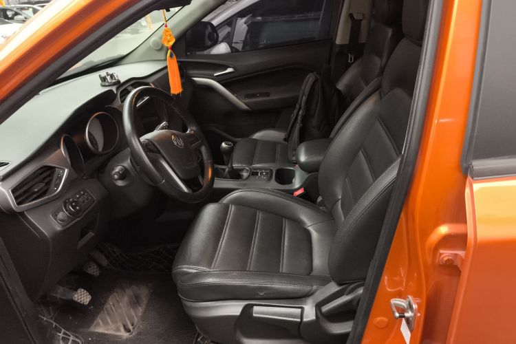 名爵 锐腾 2016款 1.5TGI 手动超值版中控内饰19