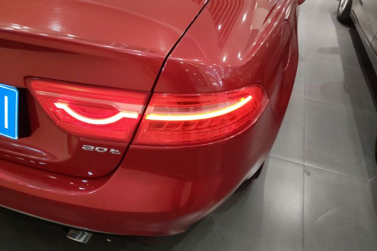 捷豹XEL 2019款 2.0T 200PS 尊享版车身外观9