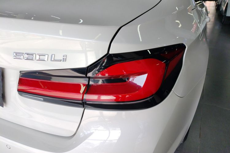 宝马5系 2018款 528Li 上市特别版车身外观9