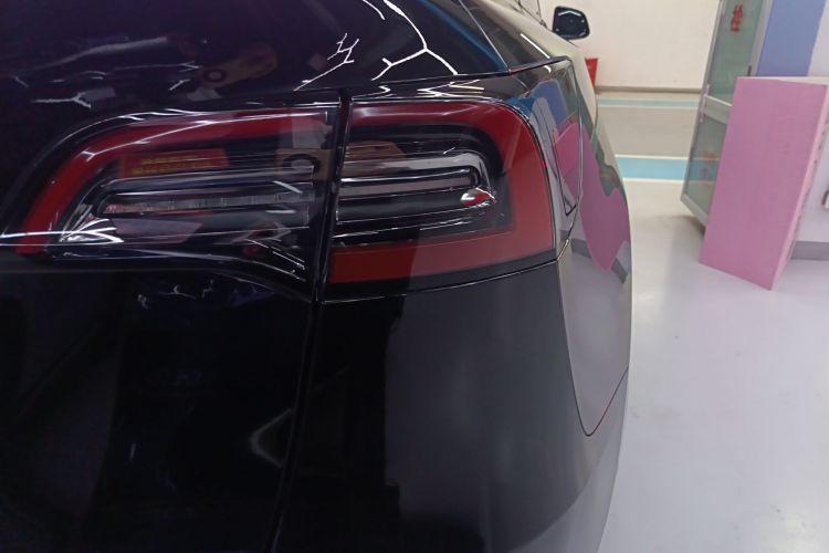 特斯拉 Model Y 2021款 标准续航后驱版车身外观6006