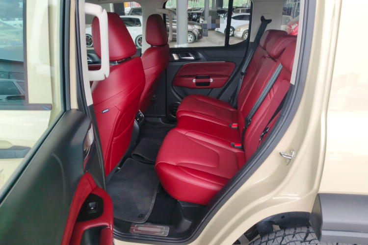 坦克300 2025款 2.0T 征服者中控内饰7004