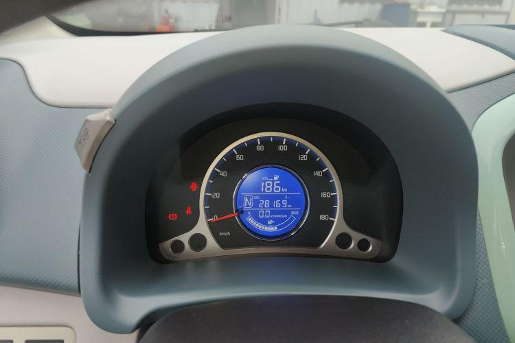 长安欧尚 奔奔E-Star 2022款 国民版 多彩限量款（快充版）磷酸铁锂局部细节14