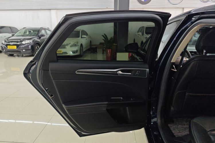 福特 蒙迪欧 2017款 EcoBoost 200 时尚型中控内饰49