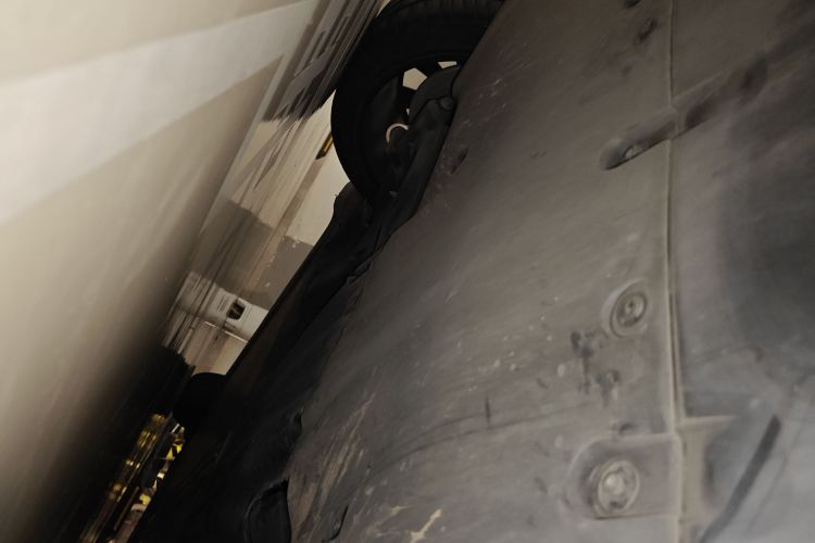 特斯拉 Model Y 2021款 长续航全轮驱动版局部细节9009