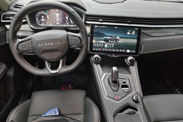 领克01 2023款 2.0TD 两驱型Pro中控内饰12