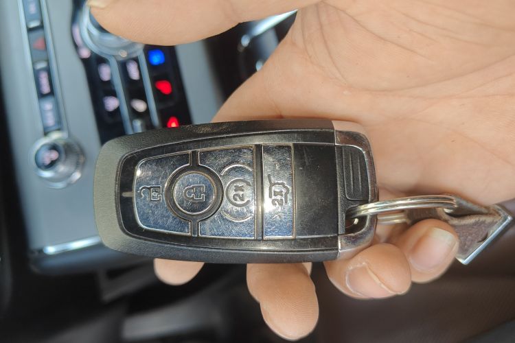 林肯 飞行家(进口) 2020款 3.0T V6全驱尊雅版中控内饰11