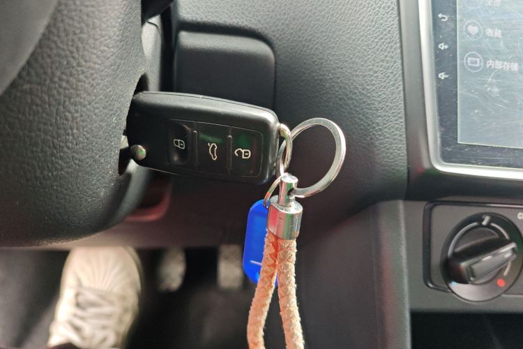 大众 Polo 2016款 1.4L 手动风尚型中控内饰11