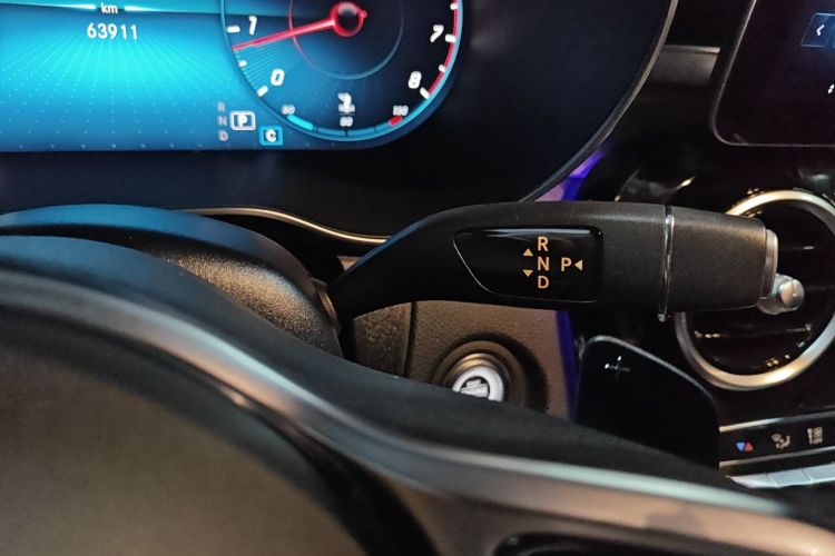 奔驰GLC轿跑 2020款 GLC 260 4MATIC 轿跑SUV中控内饰18