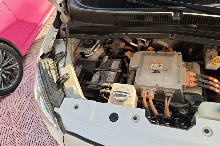 零跑汽车 零跑T03 2021款 400豪华版机舱底盘25