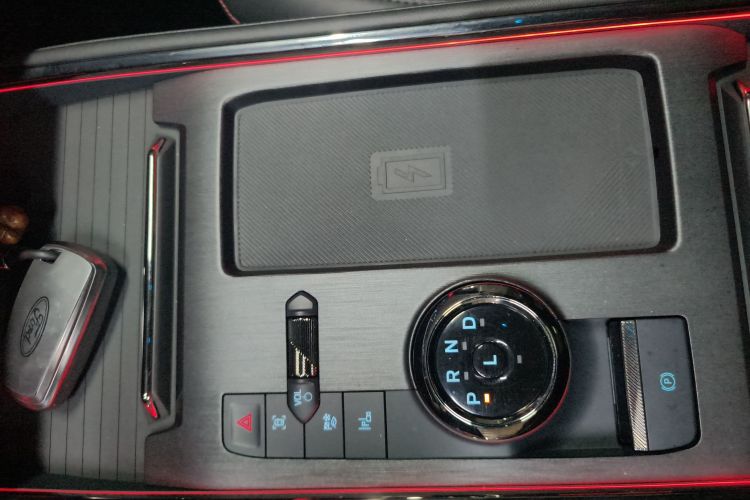 福特 蒙迪欧 2025款 2.0T EcoBoost E 混动 运动版 ST-Line局部细节18