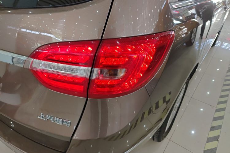 别克GL8 2018款 28T 尊贵型 国VI车身外观9