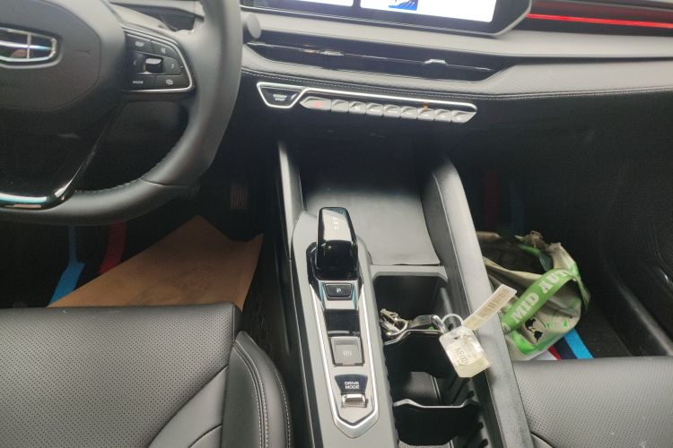 吉利汽车 2022款 缤瑞COOL 1.5T DCT电掣版中控内饰18