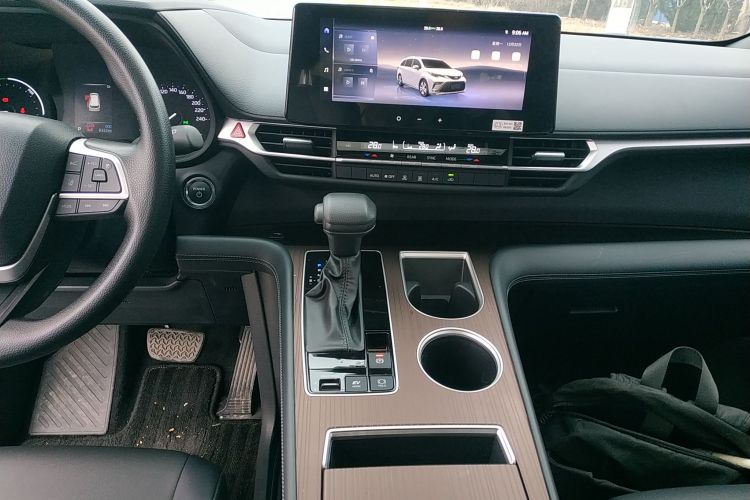 丰田 格瑞维亚 2024款 2.5L混动 豪华版局部细节18