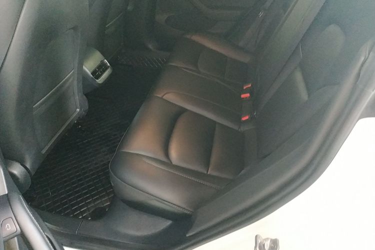 特斯拉 Model 3 2022款 后轮驱动版中控内饰7004