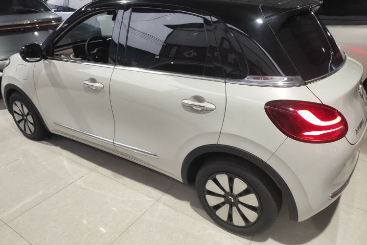 五菱汽车 五菱缤果 2023款 333km 灵犀互联款车身外观6003