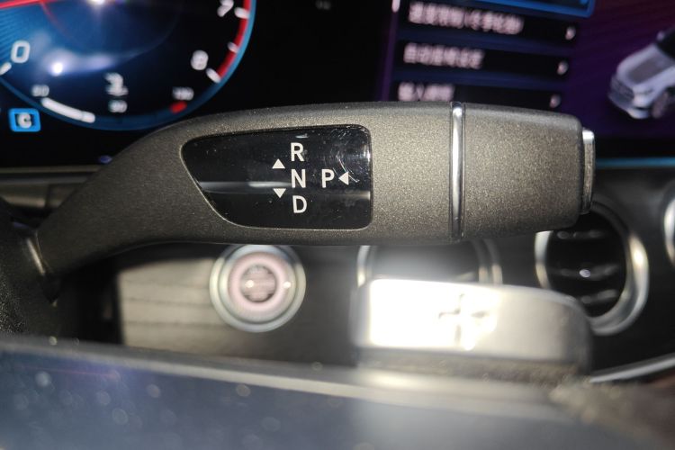 奔驰E级 2021款 改款 E 300 L 运动豪华型局部细节18