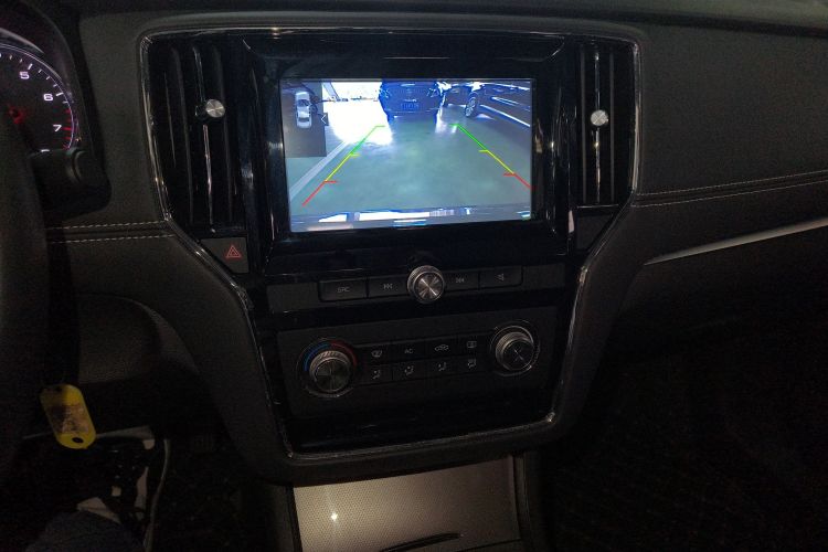 荣威i6 2017款 20T 手动豪华版中控内饰16