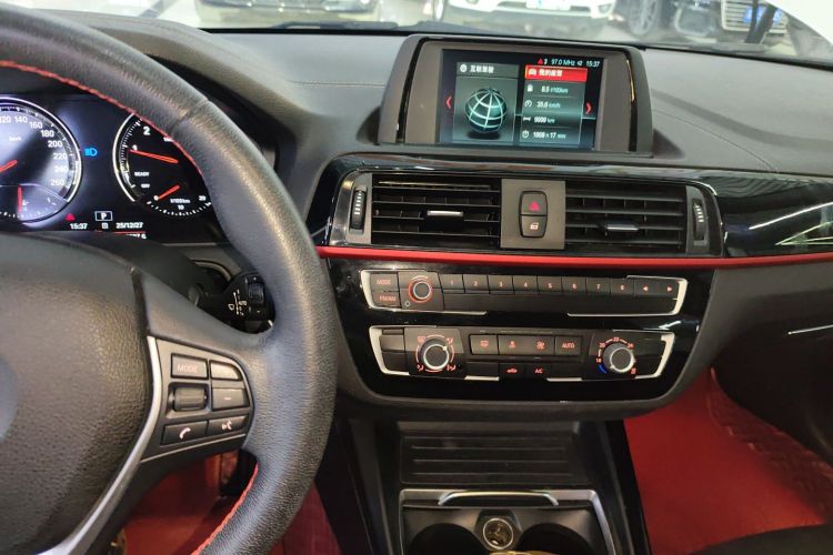 宝马1系(进口) 2018款 118i 运动设计套装中控内饰16