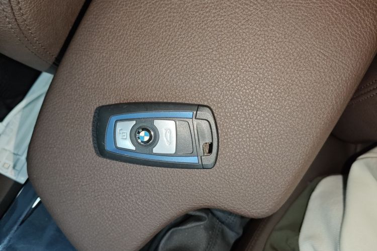 宝马3系 2019款 320Li M运动套装中控内饰7001