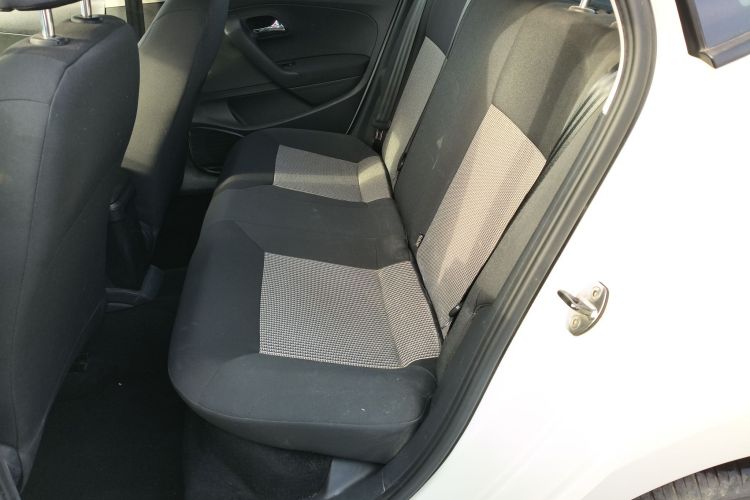 大众 Polo 2016款 1.4L 自动风尚型中控内饰7004