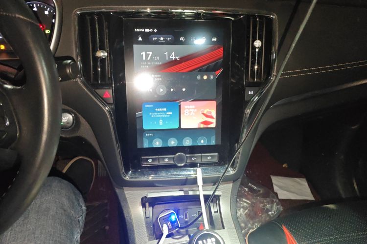 荣威RX5 2018款 20T 两驱手动互联网智尊版中控内饰16