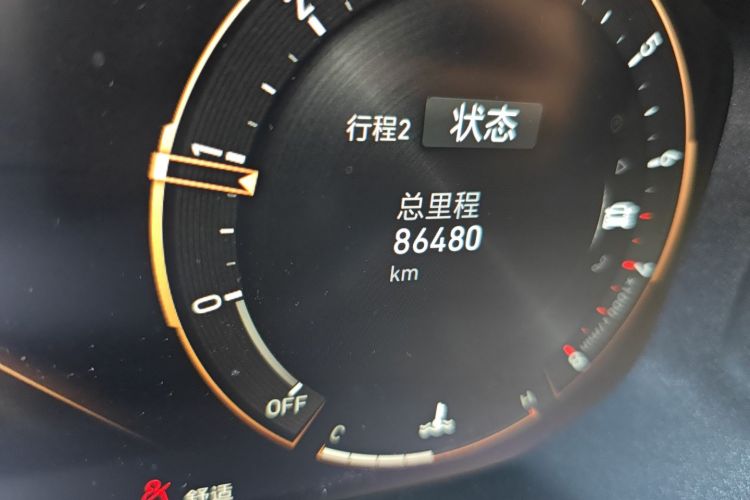 领克01 2021款 2.0TD 四驱暗夜版中控内饰15