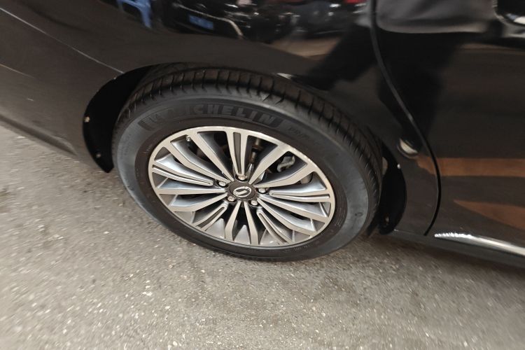 广汽传祺 传祺GA8 2017款 280T 尊享版车身外观6008