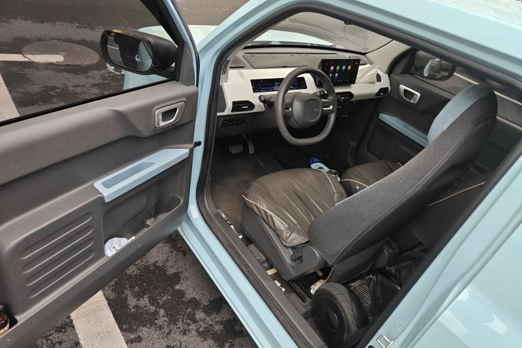 吉利银河 2023款 熊猫mini 200km 耐力熊中控内饰7003