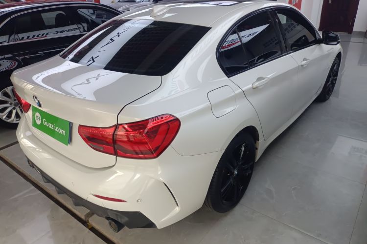 宝马1系 2021款 125i M运动曜夜版车身外观7