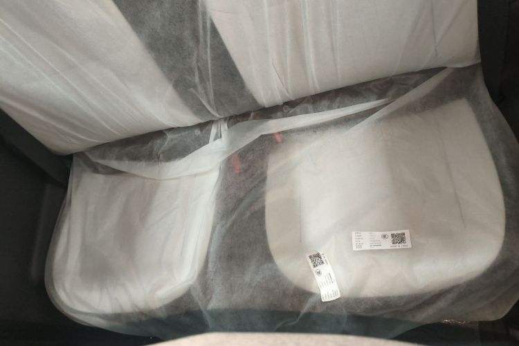 吉利银河 熊猫 2025款 210km 元气熊中控内饰7004