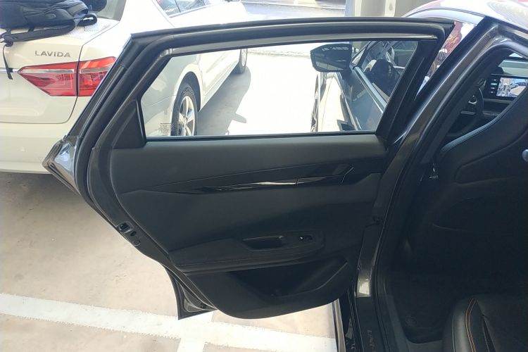 长安UNI-V 2022款 2.0T 锋速版中控内饰7008