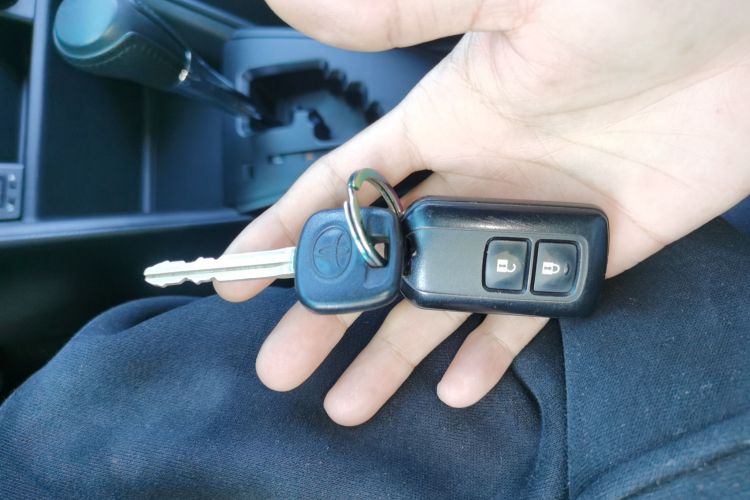 丰田 YARiS L 致炫 2016款 改款 1.5E CVT魅动版中控内饰11