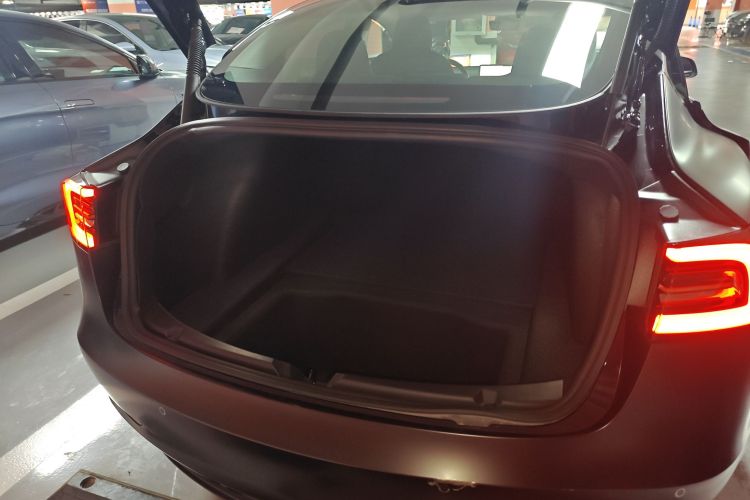特斯拉 Model 3 2022款 后轮驱动版机舱底盘23