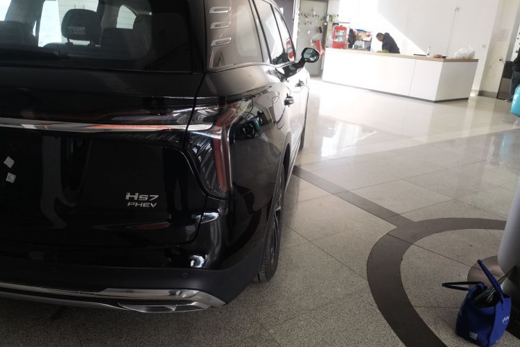 红旗HS7 PHEV 2024款 2.0T PHEV 四驱旗畅版 6座车身外观9
