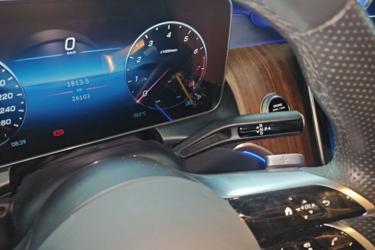 奔驰GLC 2023款 改款 GLC 300 L 4MATIC 动感型 5座中控内饰18