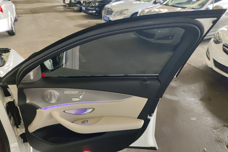 奔驰E级 2017款 E 200 运动型 4MATIC中控内饰7005