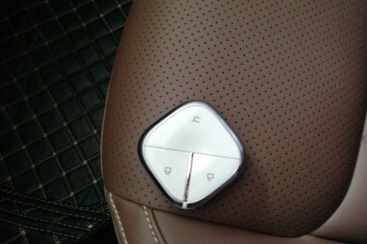 五菱汽车 五菱缤果 2023款 203km 舒享款中控内饰7001