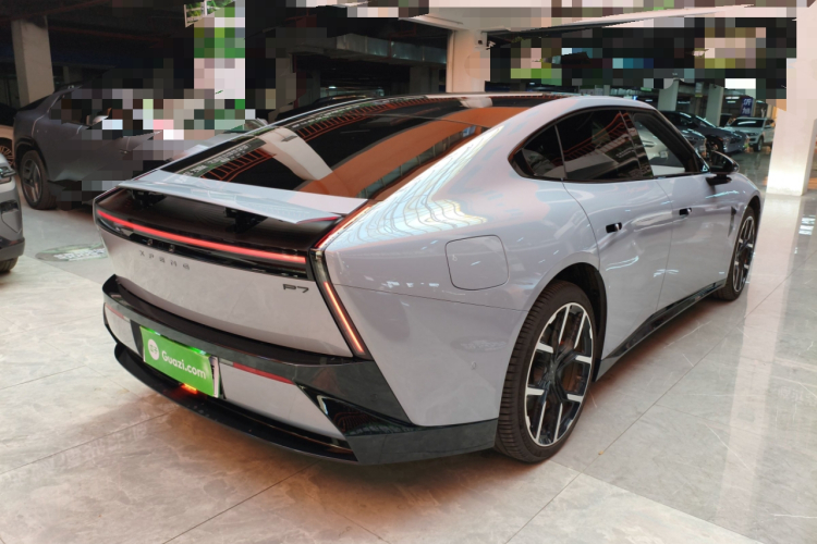 小鹏P7 2025款 702 长续航 Ultra车身外观7