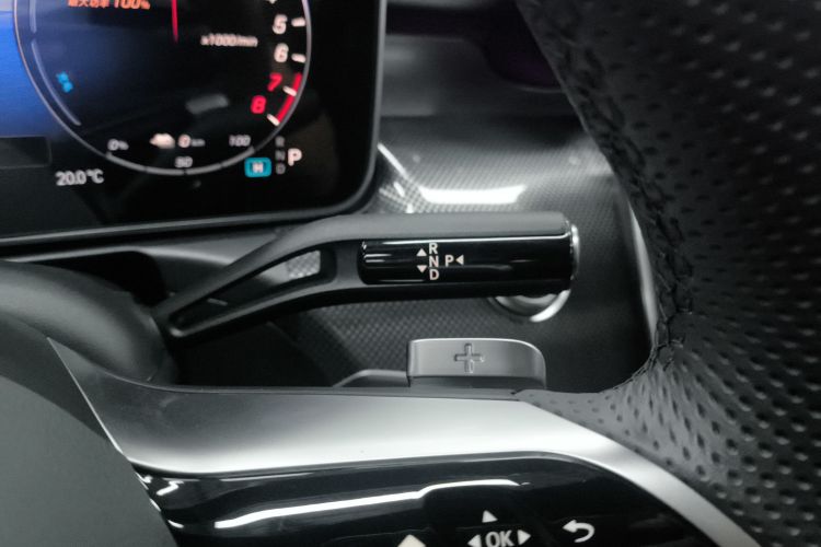 奔驰C级新能源 2024款 改款三 C 350 eL中控内饰18