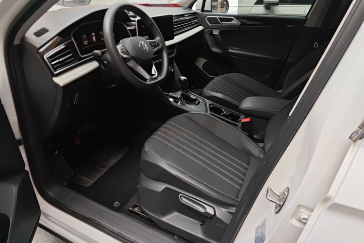 大众 途观L 2022款 330TSI 自动两驱舒享版中控内饰19