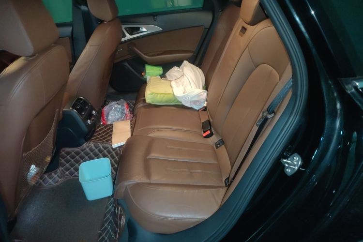 奥迪A6L 2018款 30周年年型 45 TFSI quattro 运动型中控内饰21